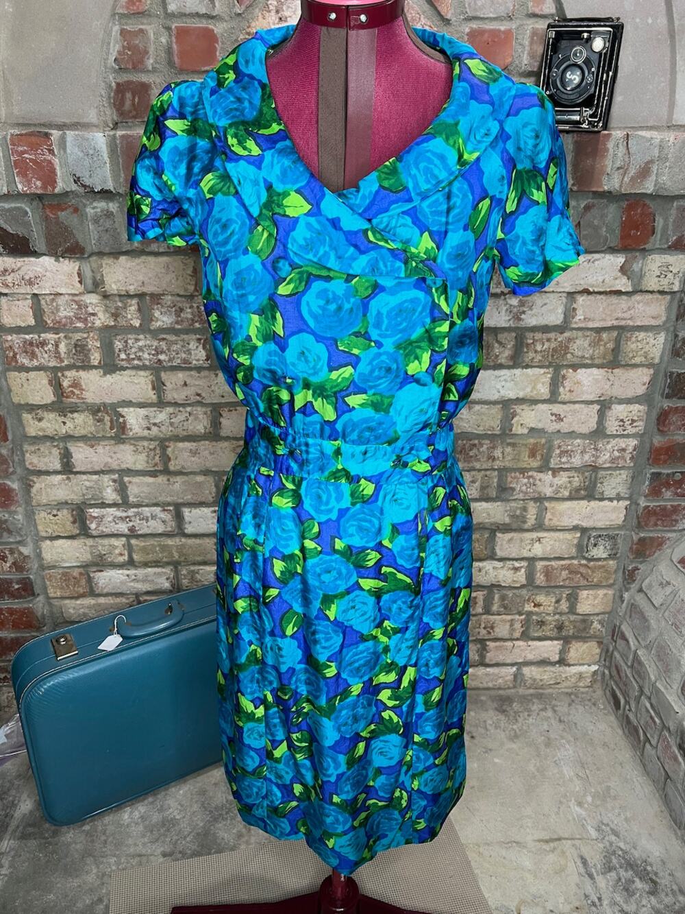 day dress 1950s button front cold rayon